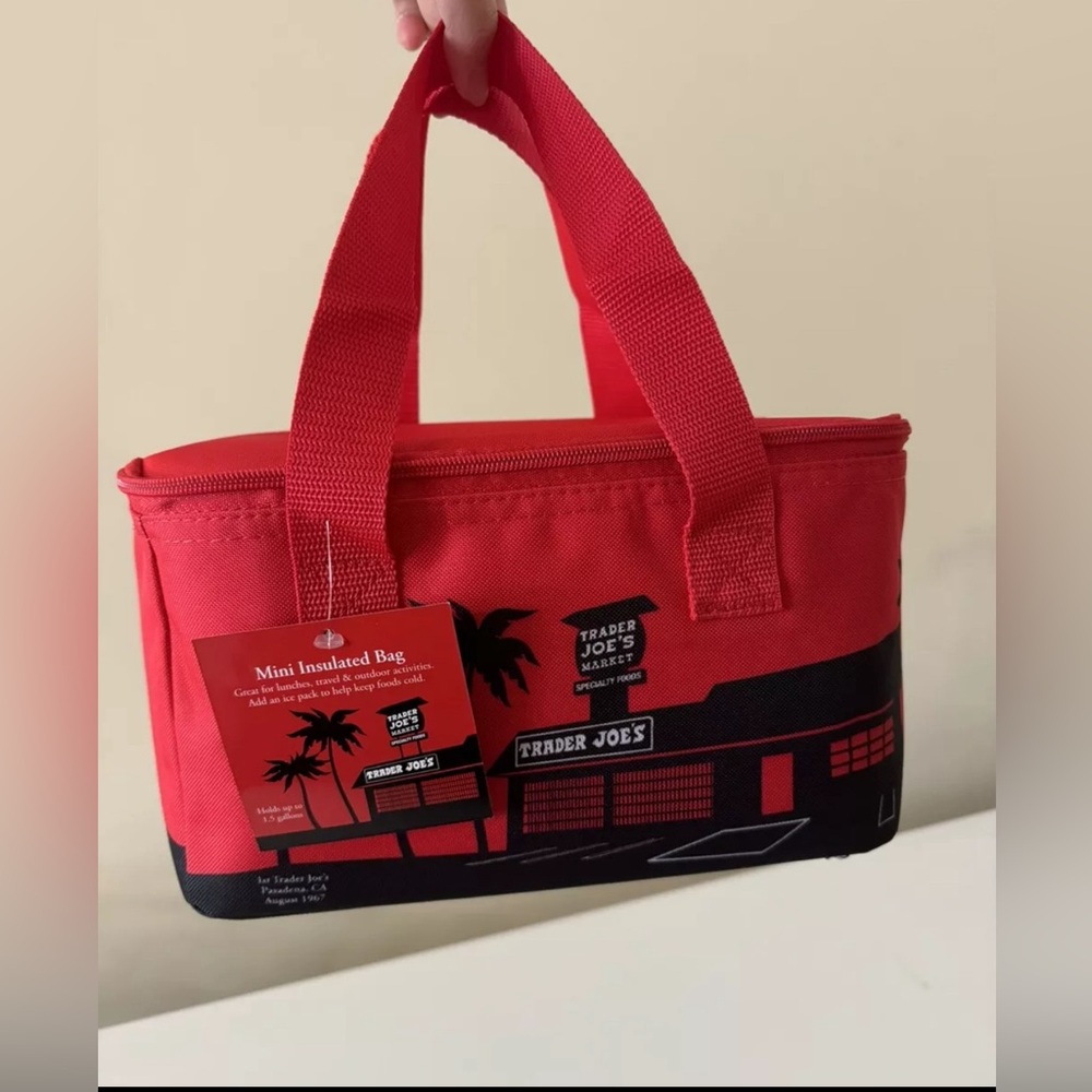 NEW TRADER JOE'S LIMITED EDITION MINI INSULATED TOTE LUNCH BAG Red